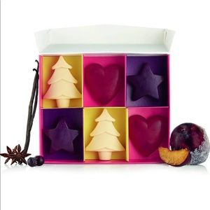 The Body Shop Six Festive Vegan Soap Gift Set
